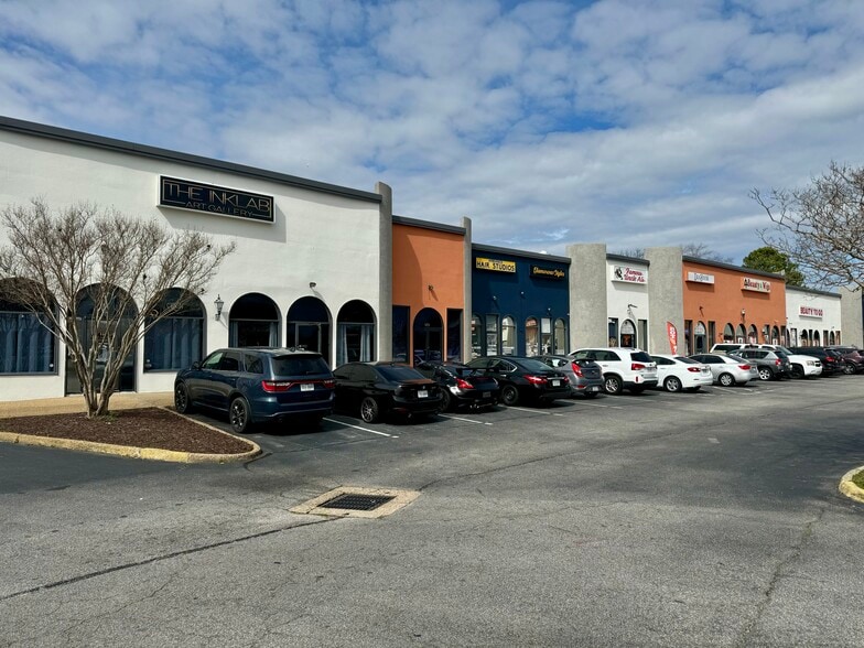 3972 Holland Rd, Virginia Beach, VA à louer - Photo de l’immeuble – Image 3 sur 7