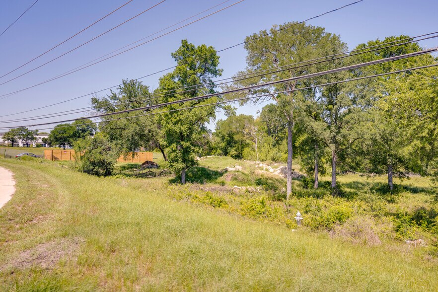 1507 Bastrop Hwy, Austin, TX à vendre - Photo de l’immeuble – Image 2 sur 7