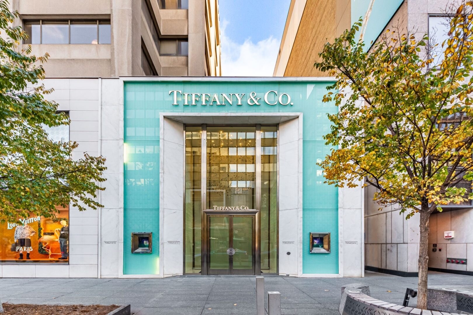 150 Bloor St W, Toronto, ON à louer Photo de l’immeuble– Image 1 sur 4