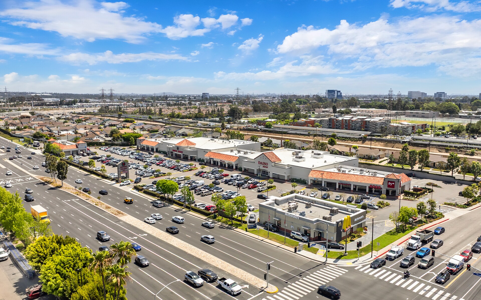 1340-1386 W Artesia Blvd, Gardena, CA à vendre Photo de l’immeuble– Image 1 sur 6
