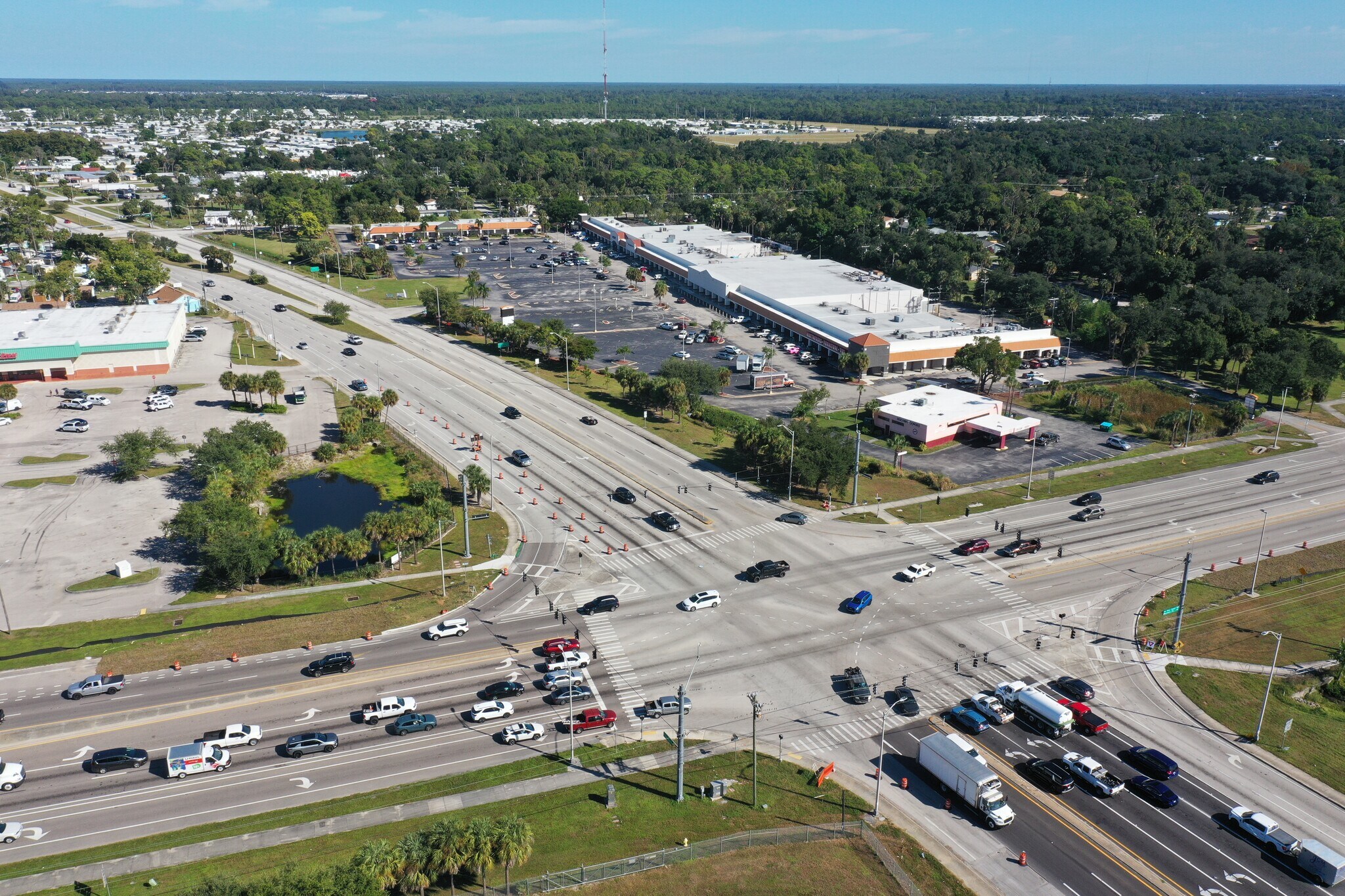 1830-1890 N Tamiami Trl, North Fort Myers, FL à louer Aérien– Image 1 sur 7