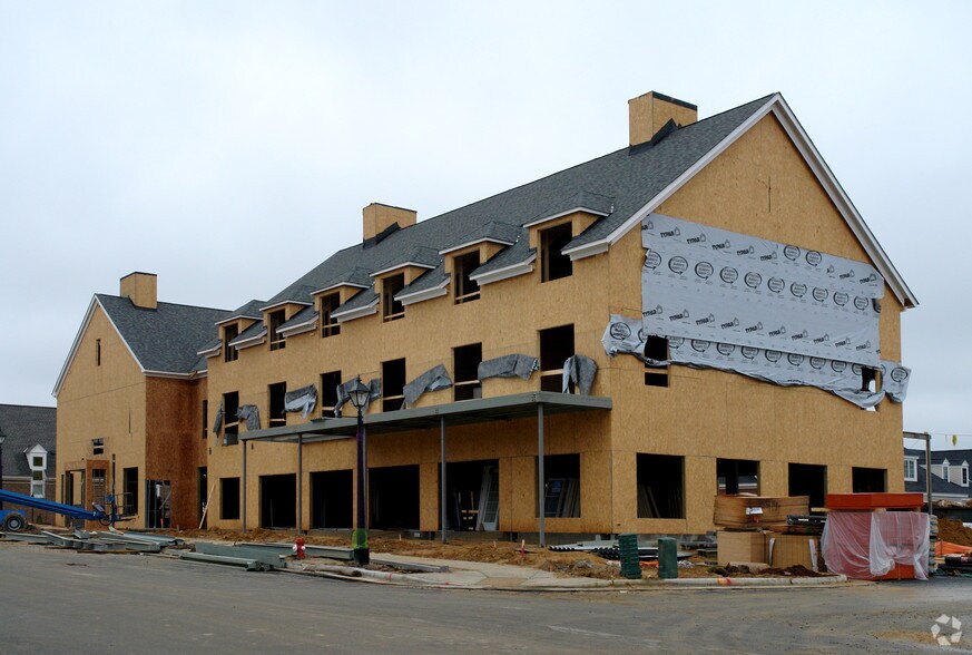 4345 New Town Ave, Williamsburg, VA à louer - Photo de l’immeuble – Image 3 sur 8