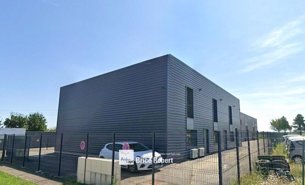 214 Rue De L'Artisanat, Saint-André-de-Corcy à louer - Photo de l’immeuble – Image 1 sur 5