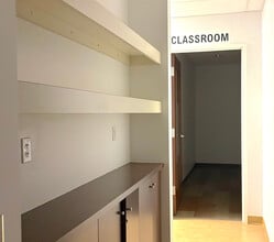 3301 17th Ave SE, Calgary, AB à louer Photo intérieure– Image 2 sur 7