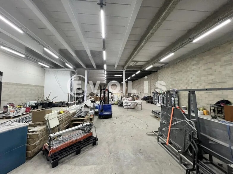 Local d’activités dans Neuilly-sur-Marne à louer - Photo intérieure – Image 2 sur 9