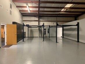 6413 Pinecastle Blvd, Orlando, FL à louer Photo intérieure– Image 2 sur 11