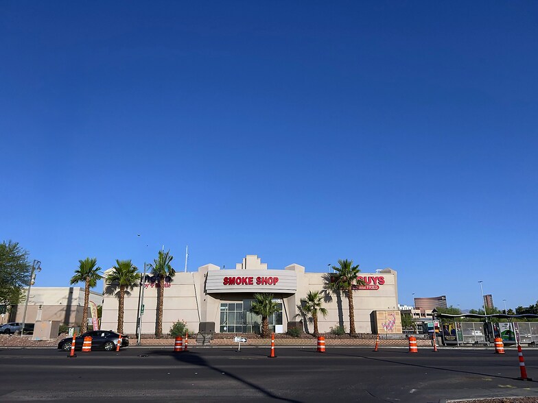 4065 S Maryland Pky, Las Vegas, NV à vendre - Photo de l’immeuble – Image 3 sur 5