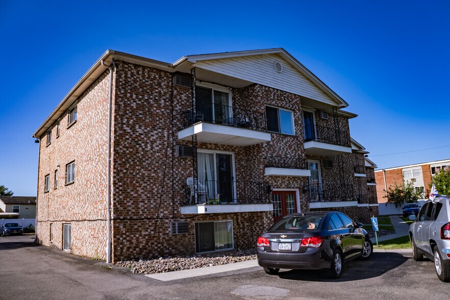 9901 Niagara Falls Blvd, Niagara Falls, NY à vendre - Photo de l’immeuble – Image 3 sur 20