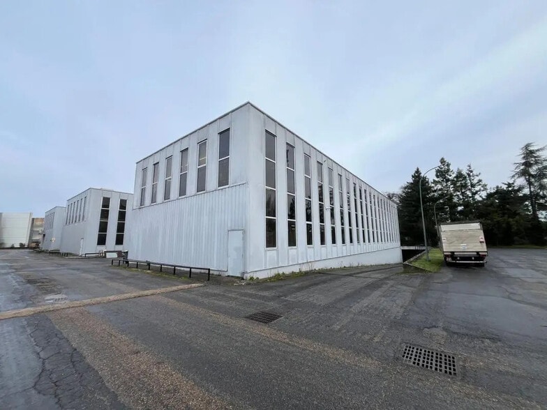 Local d'activités dans Les Loges-en-Josas à vendre - Photo de l’immeuble – Image 2 sur 6