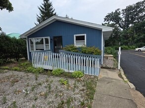 338 S County Farm Rd, Wheaton, IL à louer Photo intérieure– Image 1 sur 10