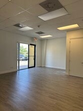 17010 Alico Commerce Ct, Fort Myers, FL à louer Photo intérieure– Image 2 sur 23