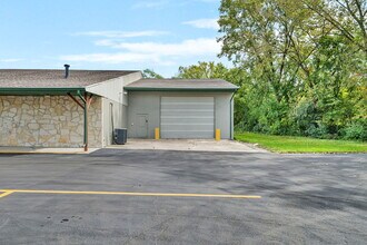 1220 Richards St, Joliet, IL à louer Photo intérieure– Image 2 sur 22