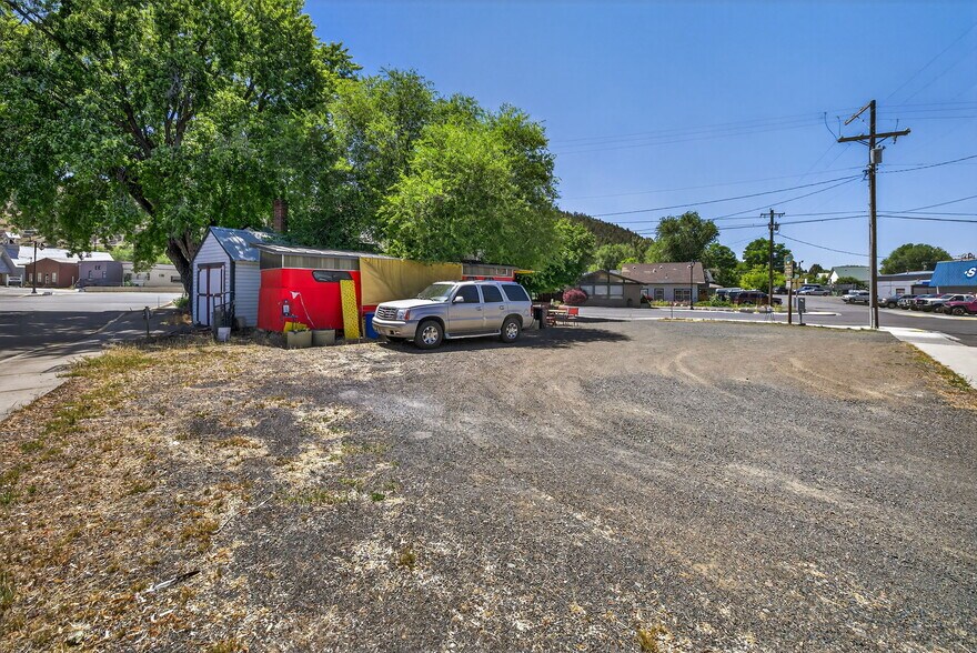 234 S Canyon Blvd, John Day, OR à vendre - Photo principale – Image 1 sur 20