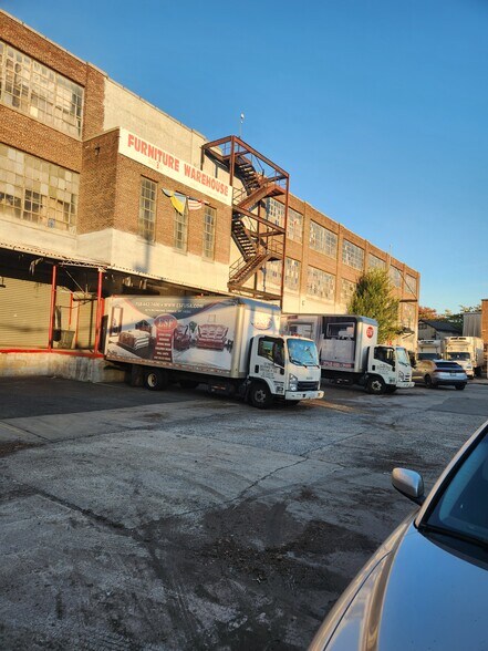 3035 Richmond Ter, Staten Island, NY à louer - Photo de l’immeuble – Image 1 sur 9