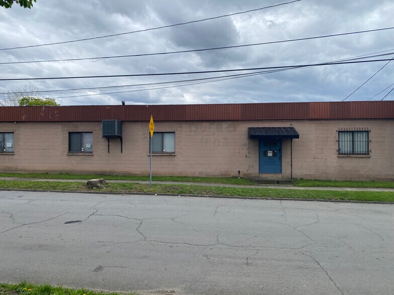 11 Nester St, Rochester, NY à louer - Photo principale – Image 1 sur 6