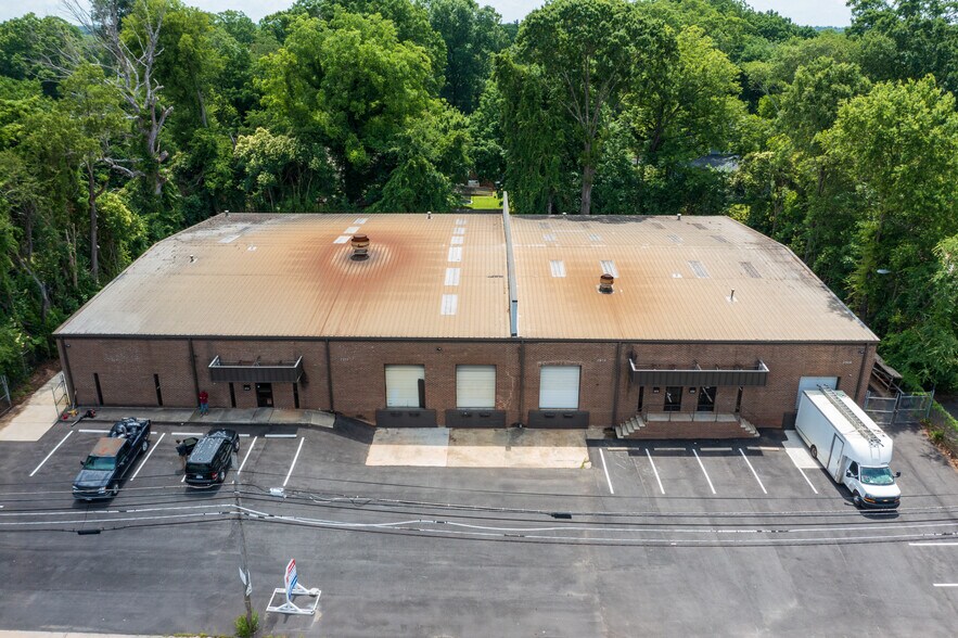 2908-2918 N Graham St, Charlotte, NC à louer - Photo de l’immeuble – Image 2 sur 5