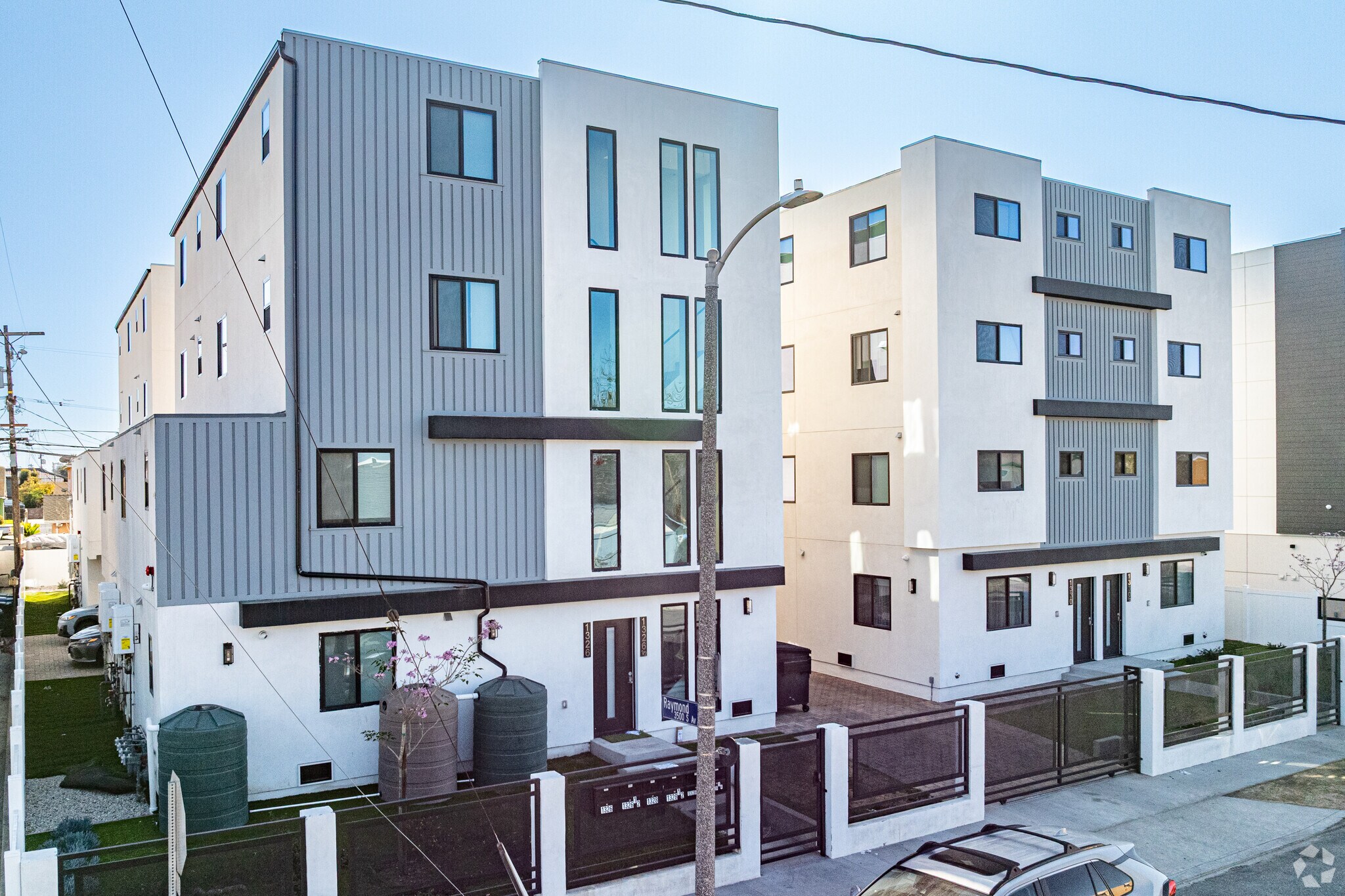 1326 W 35th Pl, Los Angeles, CA à vendre Photo principale– Image 1 sur 21