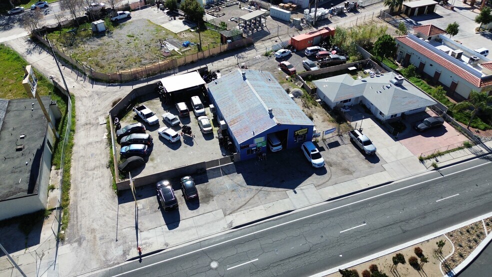 27381 5th St, Highland, CA à vendre - Photo de l’immeuble – Image 1 sur 16