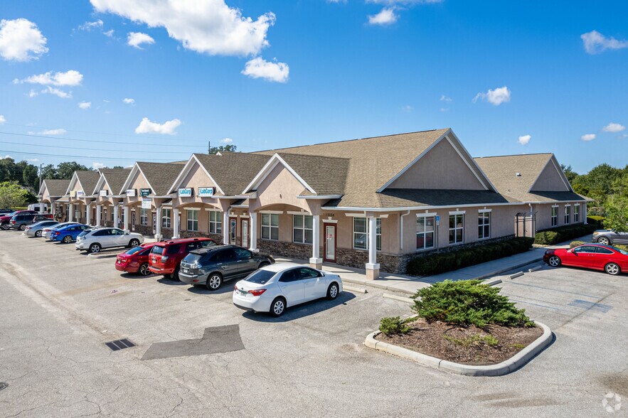 1538-1554 Bloomingdale Ave, Valrico, FL à louer - Photo de l’immeuble – Image 2 sur 3