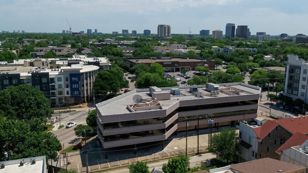 4211 Cedar Springs Rd, Dallas, TX à louer - Photo de l’immeuble – Image 3 sur 19