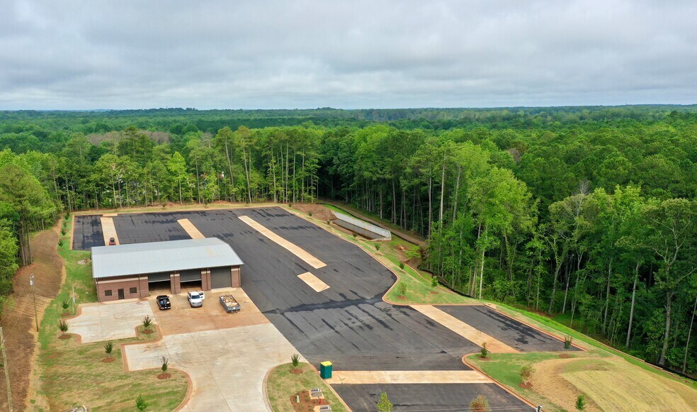 570 Steele dr, Hampton, GA à louer - Photo de l’immeuble – Image 2 sur 8