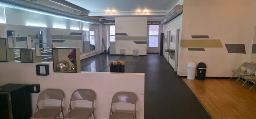 2726 Broadway, New York, NY à louer - Photo de l’immeuble – Image 3 sur 7