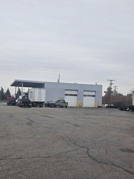 9900 Harrison, Romulus, MI à louer - Photo de l’immeuble – Image 3 sur 4