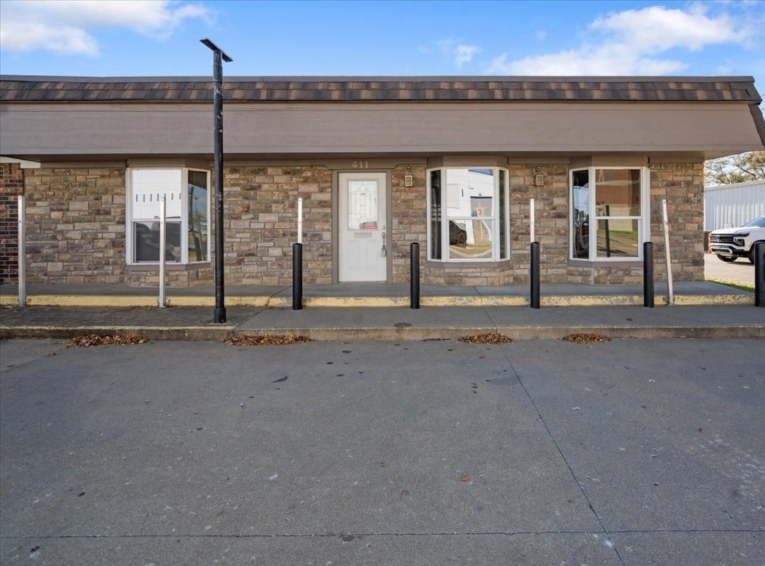 411 W 1st St, Claremore, OK à vendre Photo principale– Image 1 sur 27