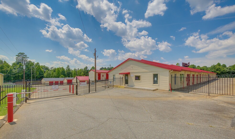 MyPlace Self Storage - Charlotte MSA portefeuille de 2 biens à vendre sur LoopNet.fr - Photo principale – Image 2 sur 10