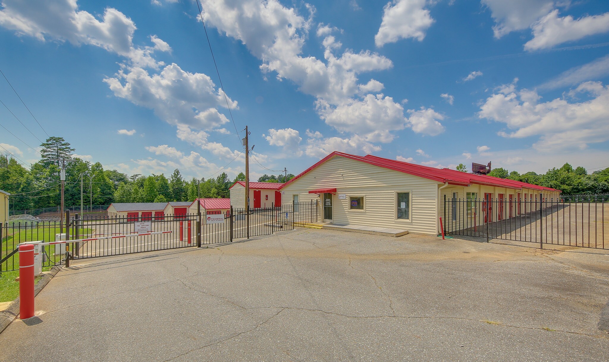 718 Robinson St, Lowell, NC à vendre Photo principale– Image 1 sur 9