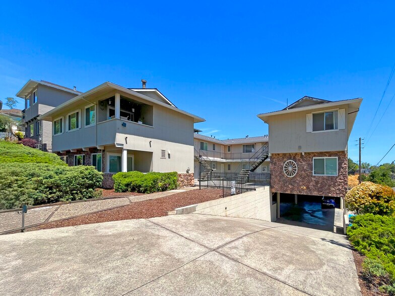 1205 Geraldine Way, Belmont, CA à vendre - Photo de l’immeuble – Image 2 sur 44