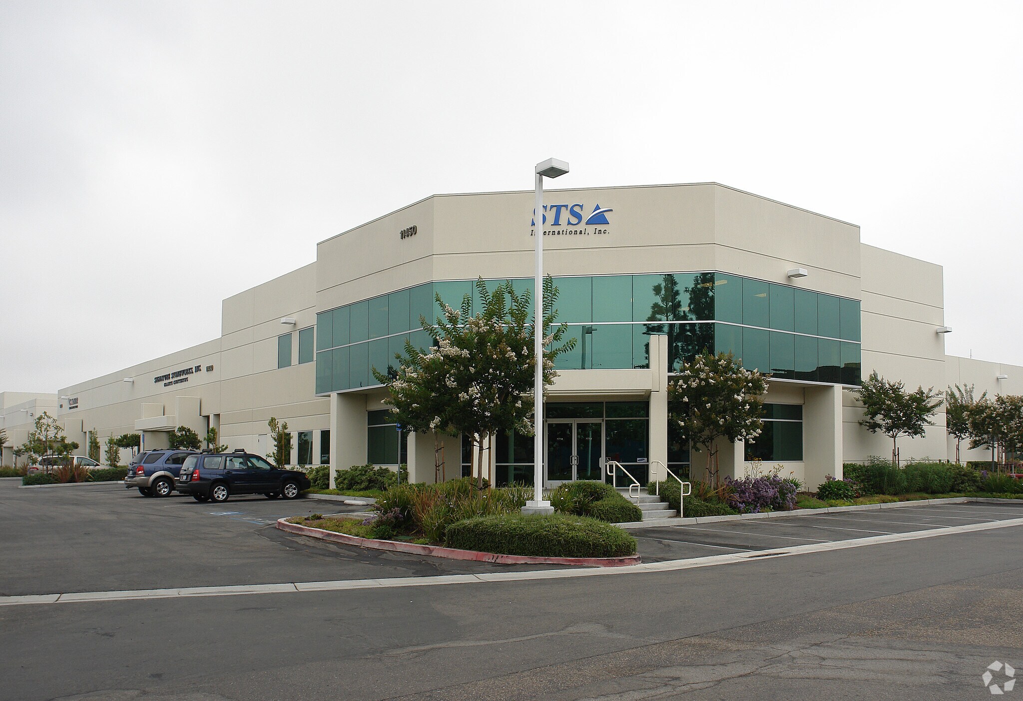 11410-11450 Knott Ave, Garden Grove, CA à louer Photo principale– Image 1 sur 24