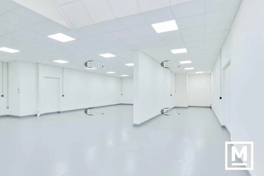 Industriel/Logistique dans Montreuil à louer - Photo de l’immeuble – Image 3 sur 65