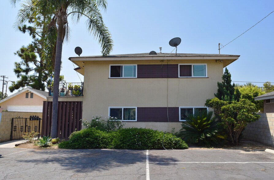 1236 W 2nd St, Santa Ana, CA à vendre - Photo de l’immeuble – Image 2 sur 12
