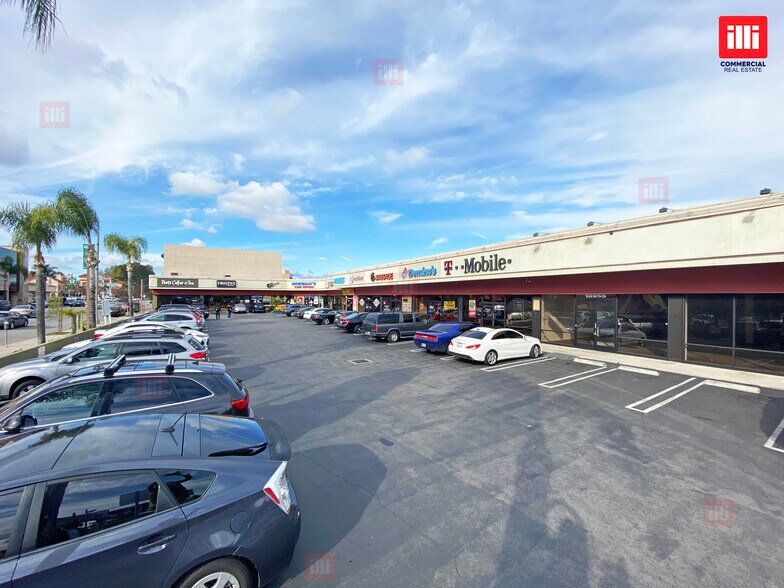 18955-18971 Ventura Blvd, Tarzana, CA à louer - Photo de l’immeuble – Image 3 sur 3
