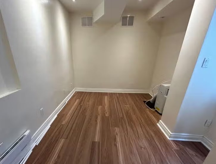 588 Danforth Ave, Toronto, ON à vendre - Photo intérieure – Image 3 sur 7