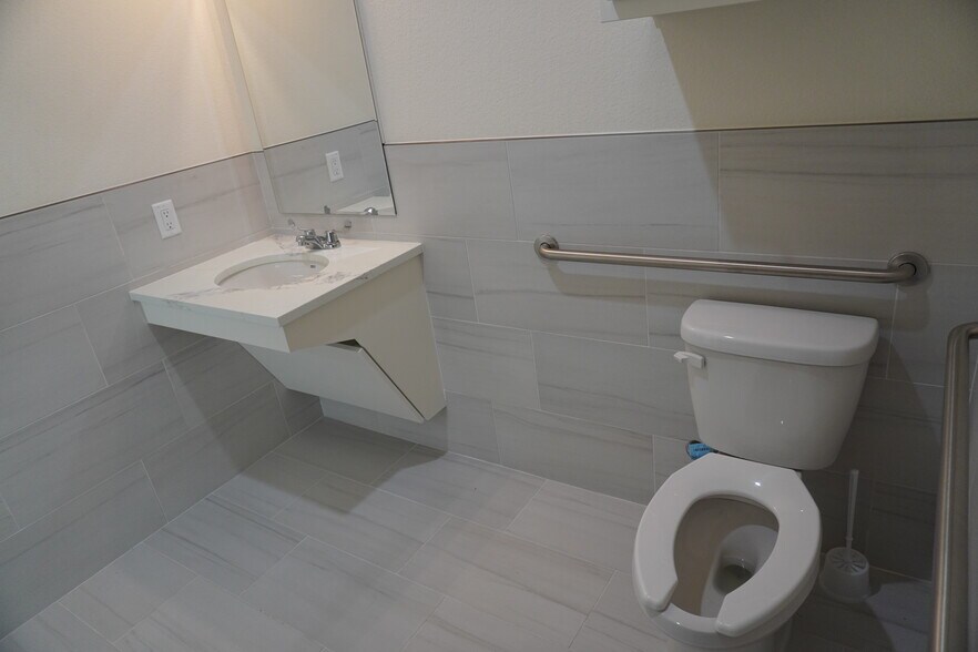 400 Stonebrook Pky, Frisco, TX à louer - Photo de l’immeuble – Image 2 sur 17