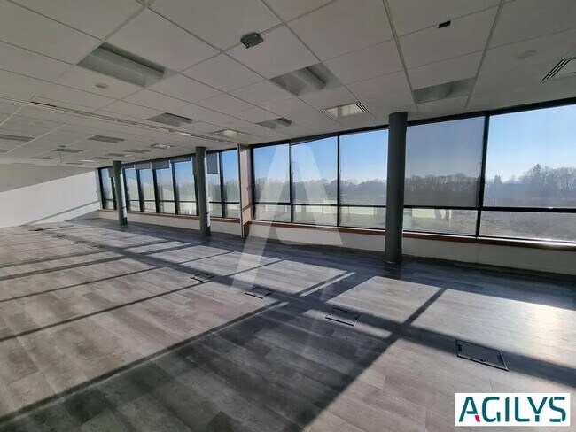 Plus de détails pour Bureau à louer