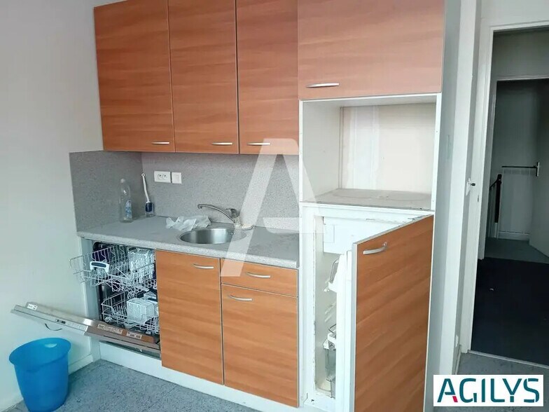Bureau dans Torcy à louer - Photo de l’immeuble – Image 1 sur 3