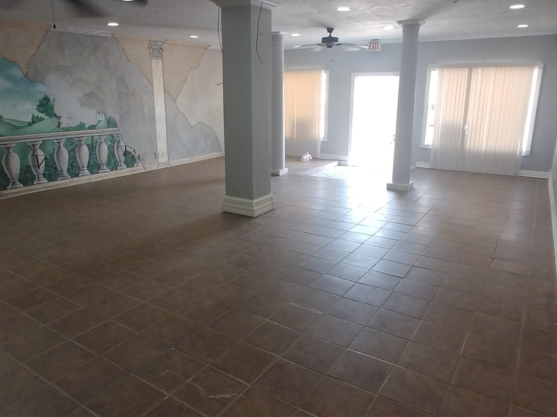 909 N 8th Ave, Texas City, TX à louer - Photo intérieure – Image 2 sur 8