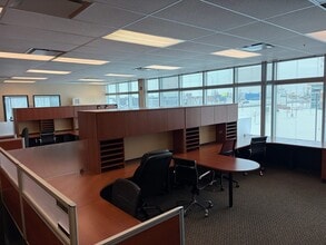 4000 4th St SE, Calgary, AB à louer Photo intérieure– Image 2 sur 6