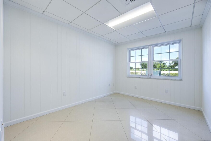 721 Us Highway 1, North Palm Beach, FL à vendre - Photo de l’immeuble – Image 3 sur 12