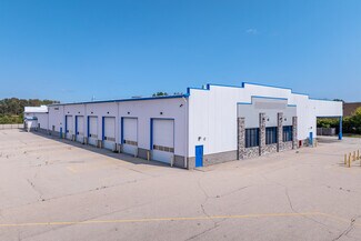 Plus de détails pour 800 E Green Bay Ave, Saukville, WI - Local commercial à louer