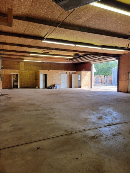 57 Baseline Rd, Oswego, IL à louer - Photo de l’immeuble – Image 3 sur 6