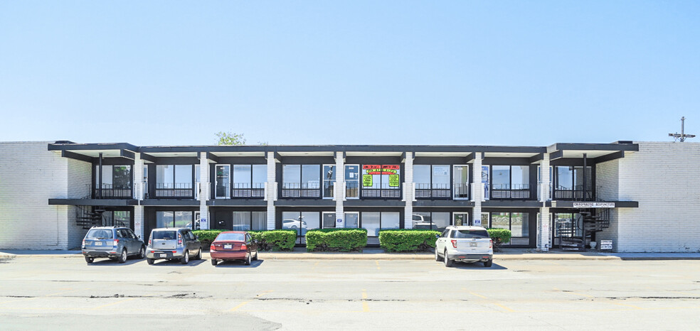 8998 L St, Omaha, NE à louer - Photo de l’immeuble – Image 2 sur 3