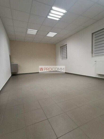 Bureau dans Longwy à vendre - Photo intérieure – Image 2 sur 4