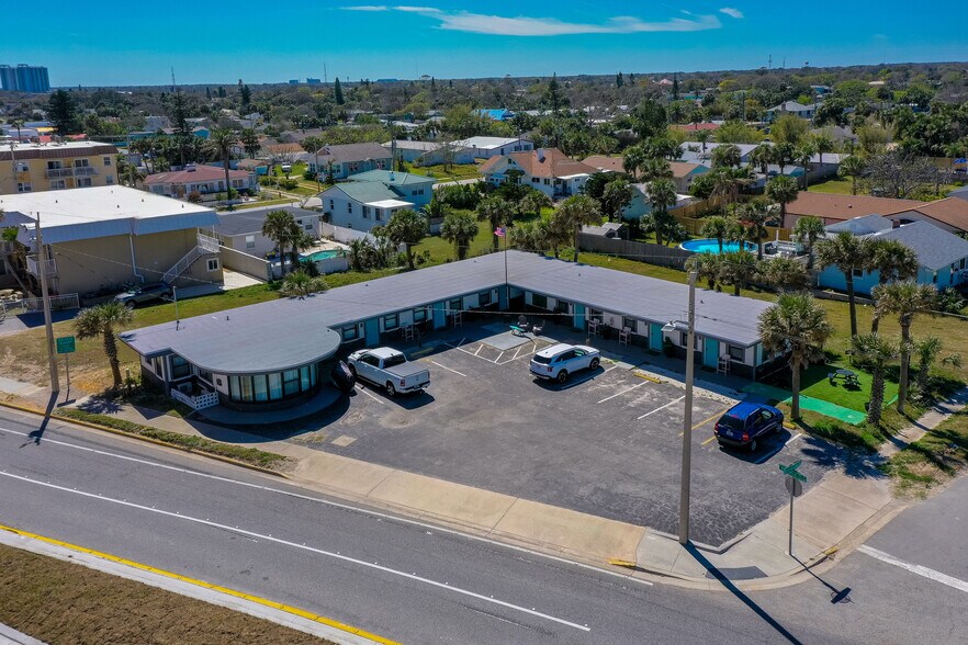 1915 N Atlantic Ave, Daytona Beach, FL à vendre - Photo de l’immeuble – Image 2 sur 37