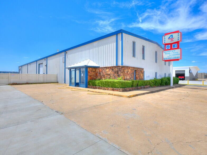 9906 E 55th Pl, Tulsa, OK à louer - Photo de l’immeuble – Image 3 sur 24