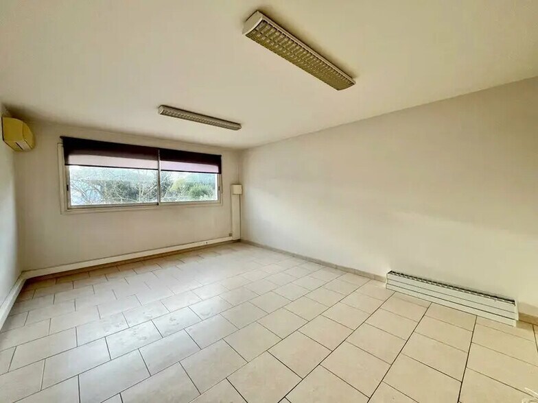 Bureau dans Mouans-Sartoux à louer - Photo de l’immeuble – Image 1 sur 5