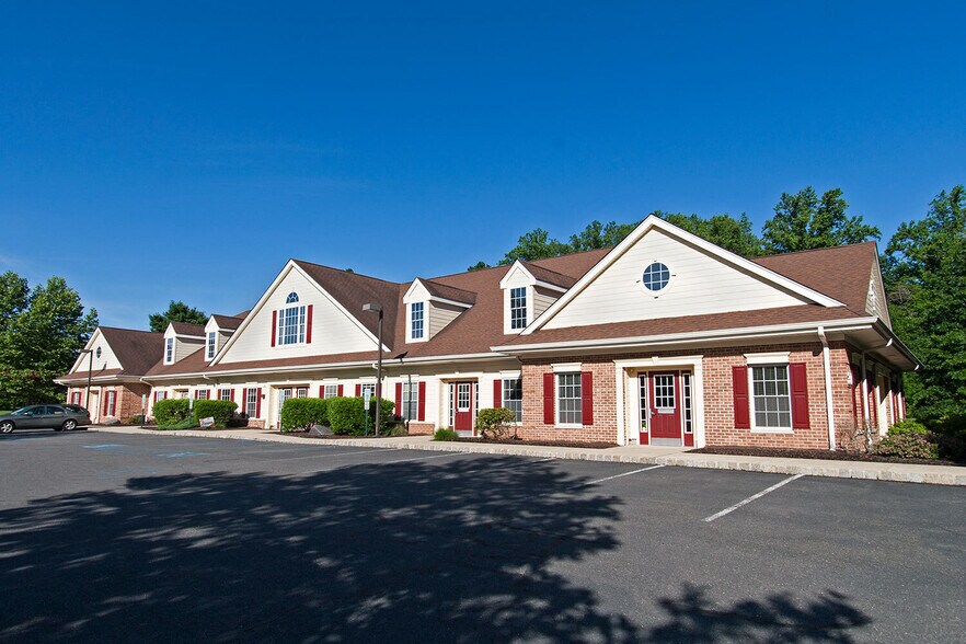 46 Vreeland Dr, Skillman, NJ à louer - Photo de l’immeuble – Image 1 sur 13